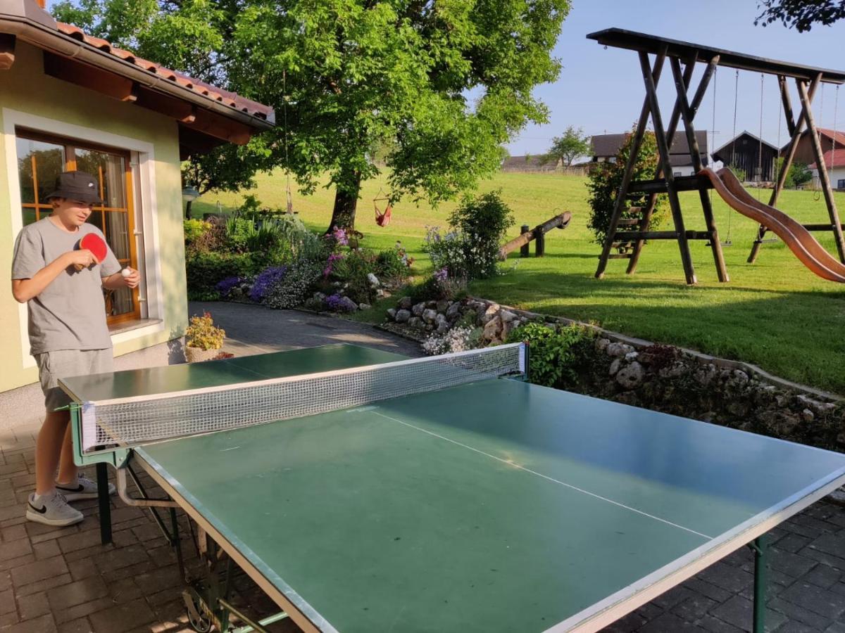 Pension Holzapfel St Georgen im Attergau Bagian luar foto