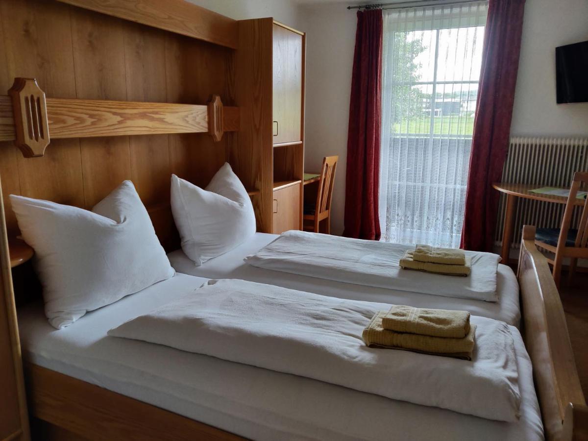 Pension Holzapfel St Georgen im Attergau Bagian luar foto