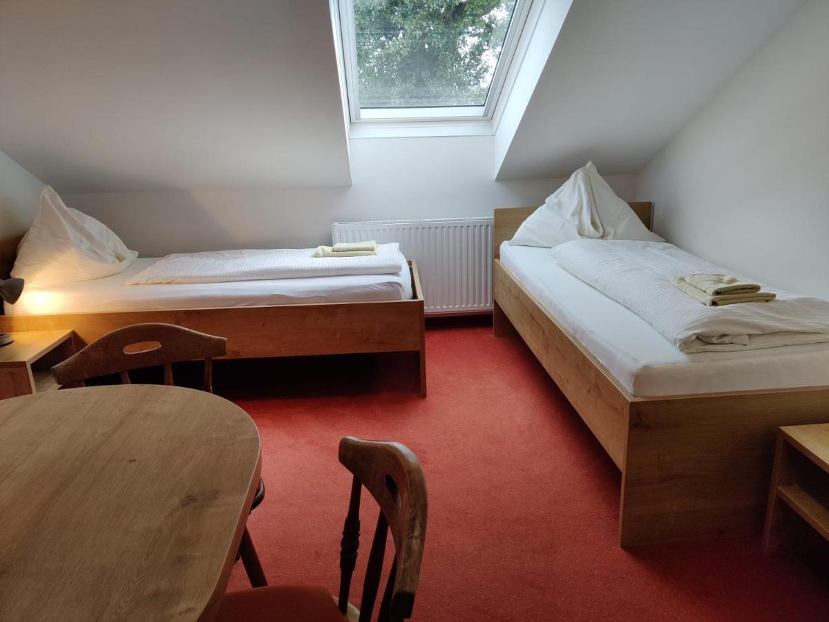 Pension Holzapfel St Georgen im Attergau Bagian luar foto