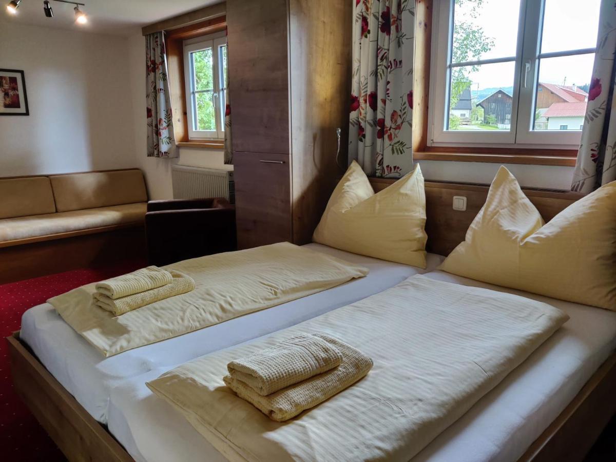 Pension Holzapfel St Georgen im Attergau Bagian luar foto
